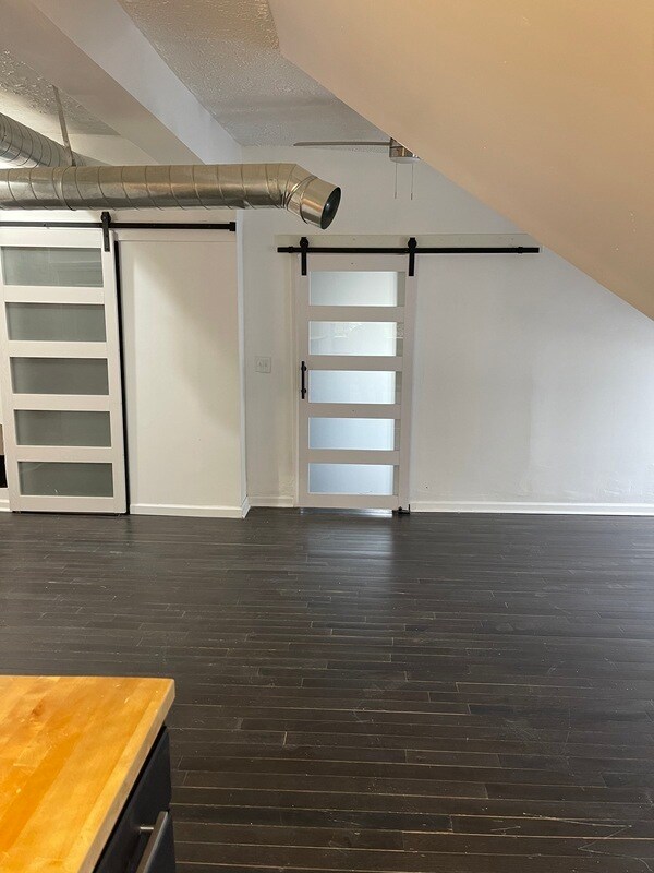 Building Photo - 2832 Stanton Ave
