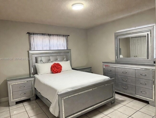 Building Photo - 7440 SW 22nd St