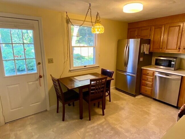 Building Photo - 224 Park St