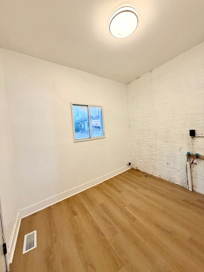 Building Photo - 3034 Emerald St