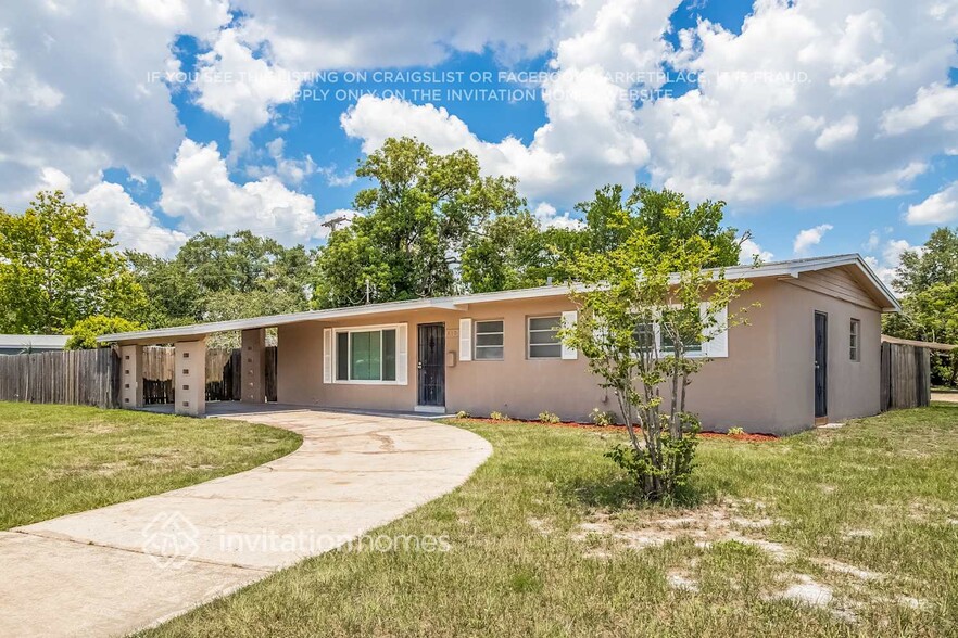 Primary Photo - 610 Zinnia Dr