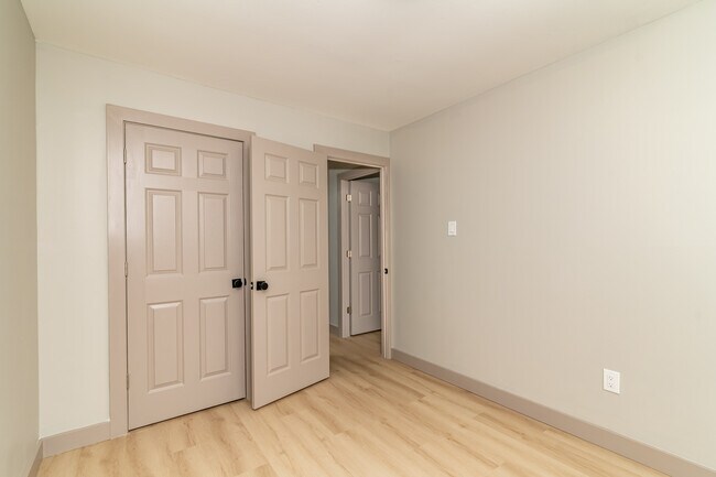 Building Photo - 4 Magnolia Ct