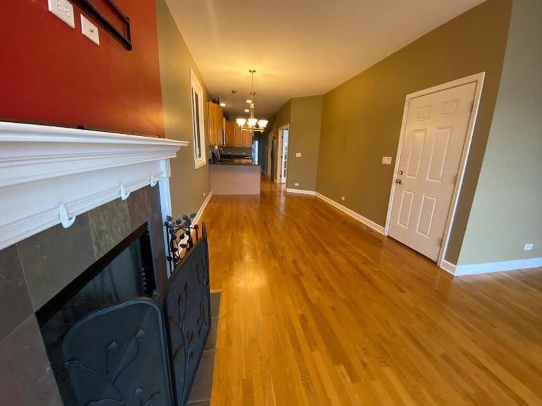 Building Photo - 7153 W Irving Park Rd