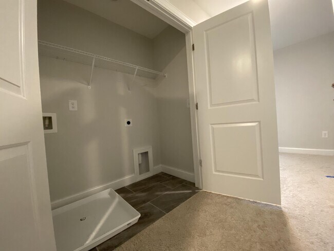 Building Photo - 339 Old Grove Ln