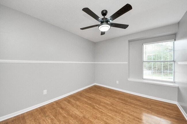 Building Photo - 20922 Whitevine Way