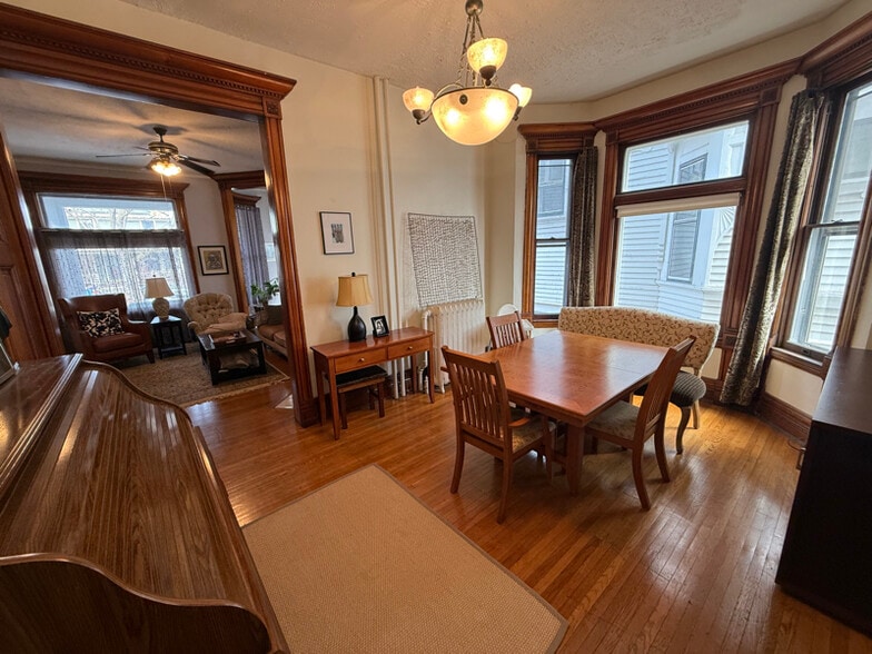 Building Photo - 800 Hague Ave