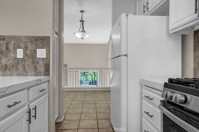 Building Photo - 210 Timberwood