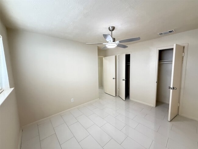 Building Photo - 12023 Sagecliff Dr