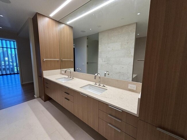 Building Photo - 1388 Ala Moana Blvd