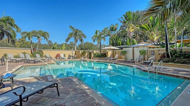 Building Photo - 1064 N Tamiami Trl