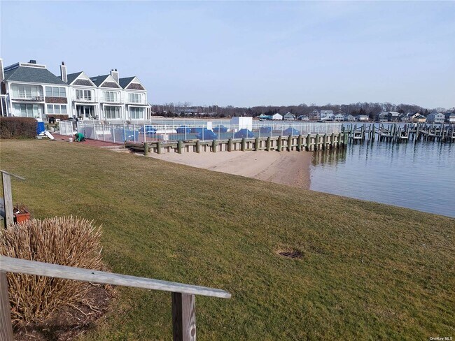 Building Photo - 10 Stirling Cove