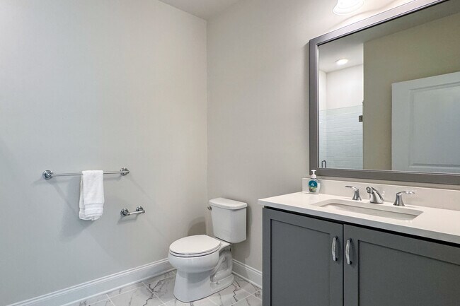 Building Photo - 25 Brentwood Cir