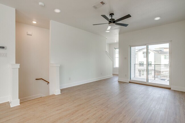 Building Photo - 2333 Benbrook Blvd