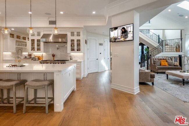 Building Photo - 345 S Saltair Ave