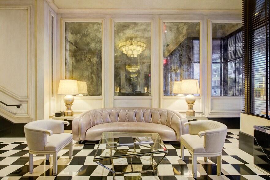 Building Photo - 1645 Vine St