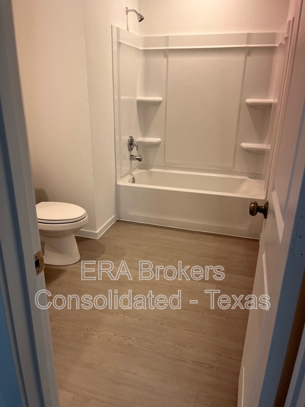 Building Photo - 511 Sarah Wy