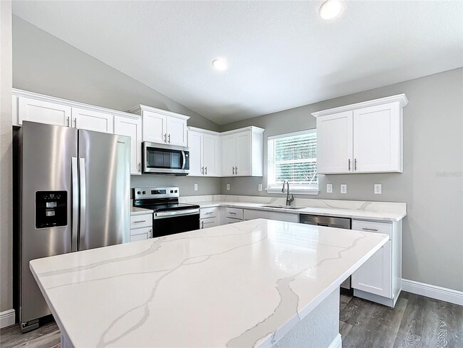 Building Photo - 15 Redwood Trak Trce