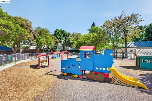 Building Photo - 20 Ryland Park Dr