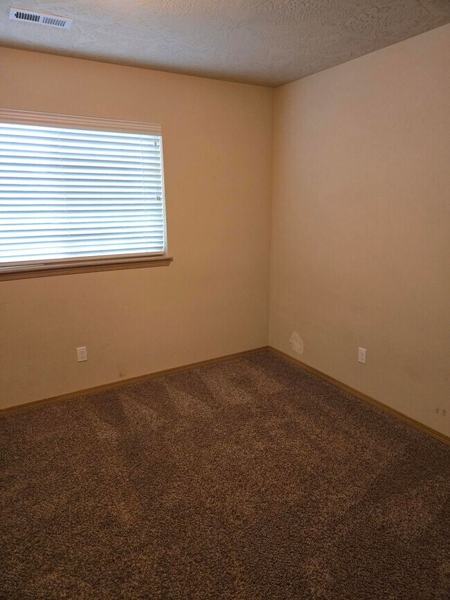 Building Photo - Zero Step Rancher in Deer Park