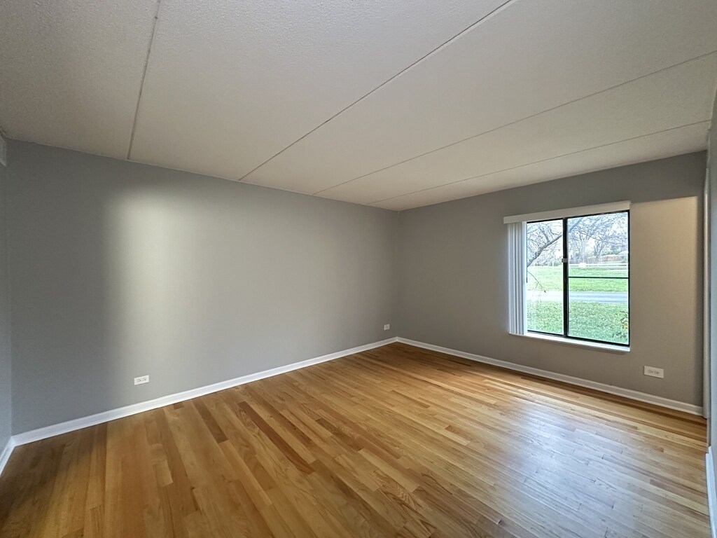 Building Photo - 525 N Quentin Rd