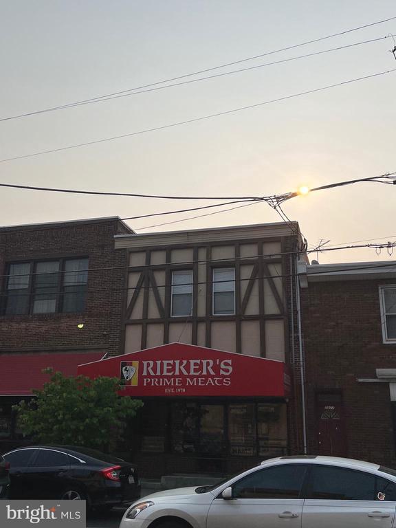 Building Photo - 7979 Oxford Ave