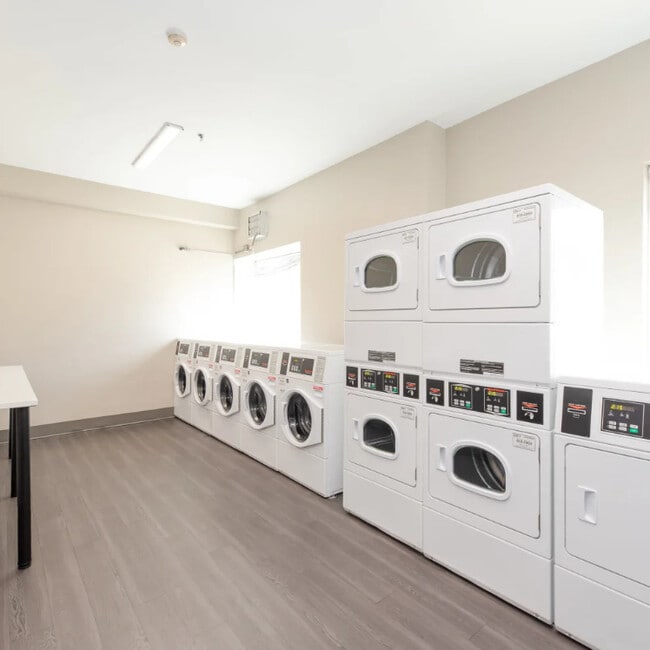 Building Photo - Sharp Leadenhall Apartments