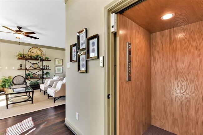 Building Photo - 151 Low Country Ln