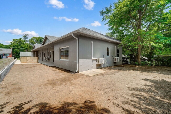 Building Photo - 3719 Kirkup Ave