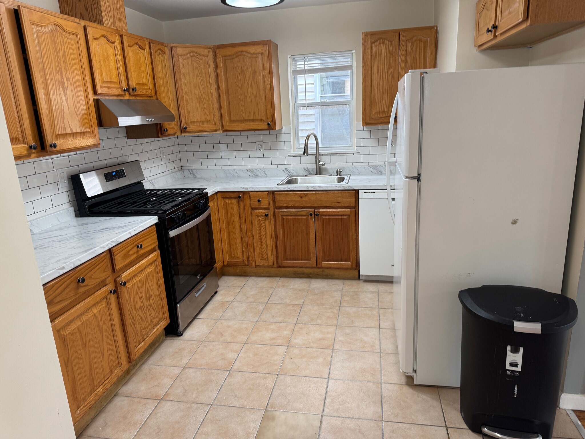 Building Photo - 31 Emory St