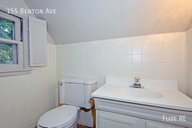 Building Photo - 155 Benton Ave