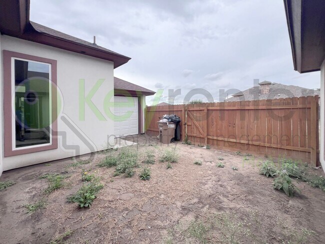 Building Photo - Beautiful 3 bedroom/ 2.5 bath Home in Edinburg - $500 off the First Month Rent!!!