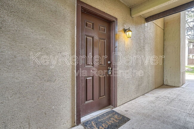 Building Photo - 9995 E Harvard Ave