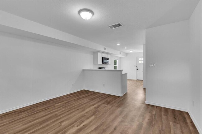Building Photo - 350 Debus Dr