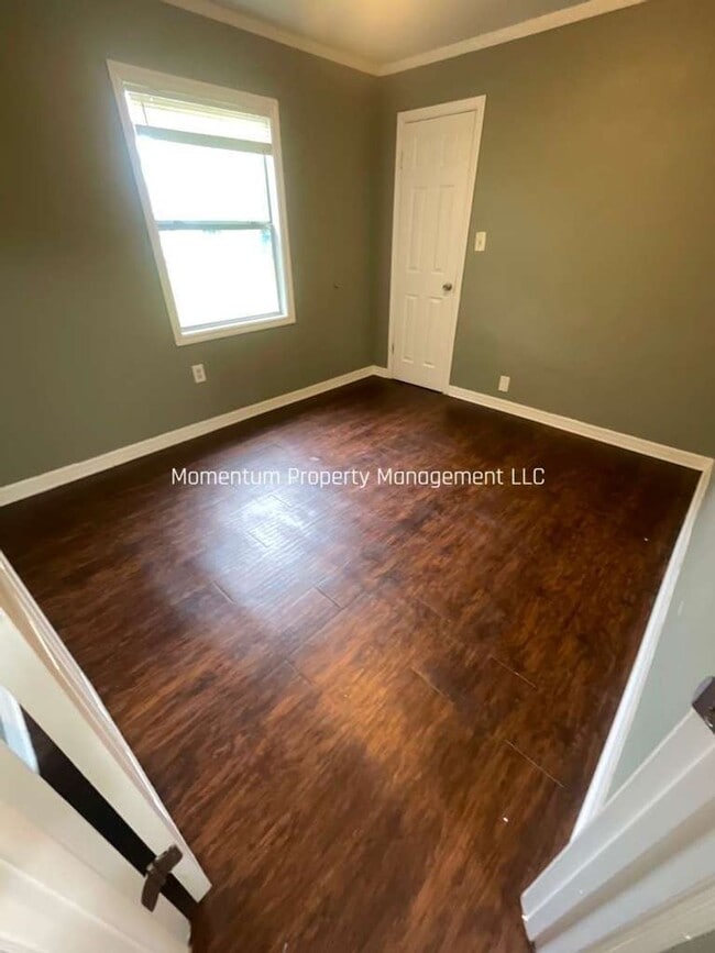 Building Photo - 1124 N Brunnell Pkwy