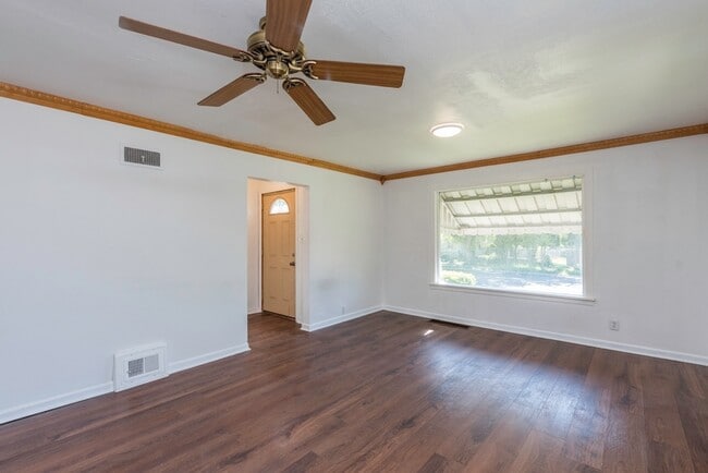 Building Photo - 903 S McAlister Ave