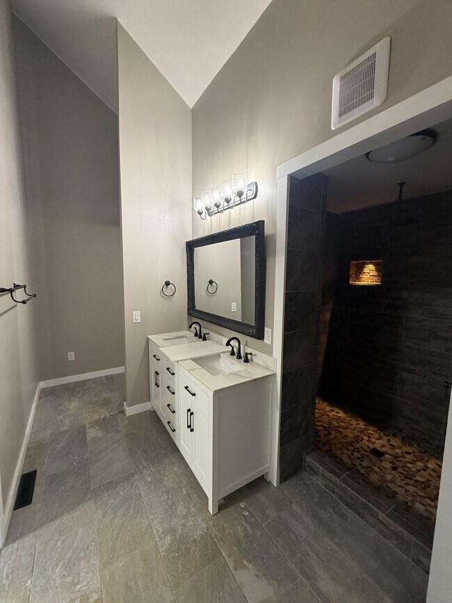 Building Photo - 2157 Windy Cove Ln