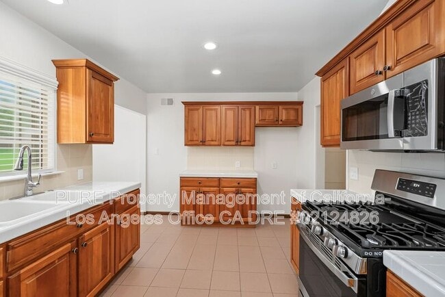 Building Photo - 4619 W 133rd St