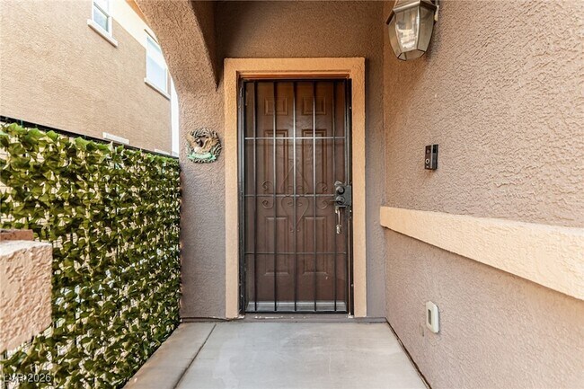 Building Photo - 788 Forest Peak St