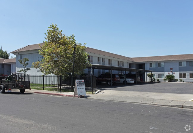 Primary Photo - Fontana West Apartments