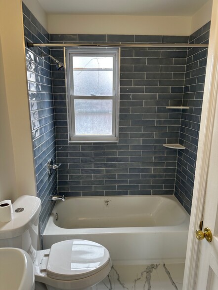 Building Photo - 4003 Lyndale Ave