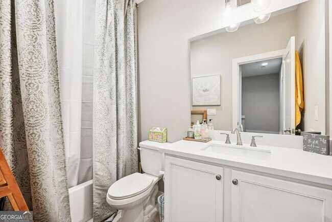 Building Photo - 144 1st Ave NW