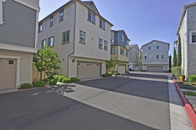 Building Photo - 9153 Foster Ln