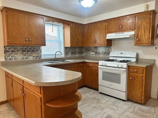 Building Photo - 3517 W 79th St