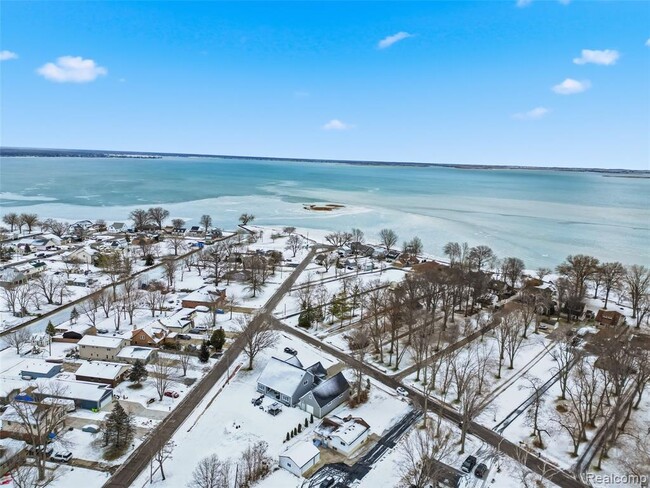 Building Photo - 38301 Murdick Dr