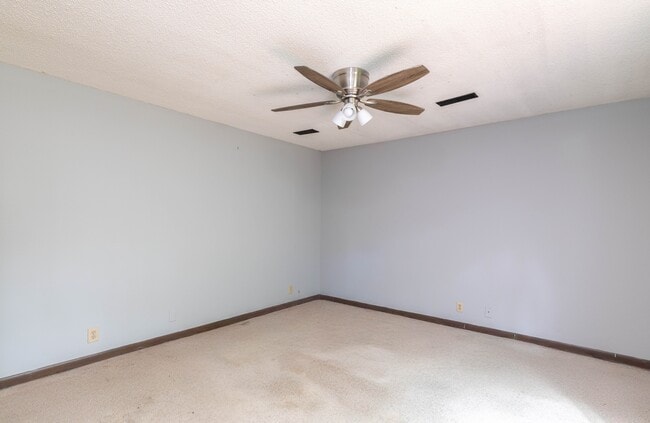 Building Photo - 9124 Woodpark Ln NW