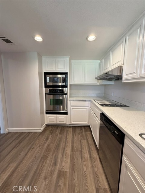Building Photo - 5555 Canyon Crest Dr