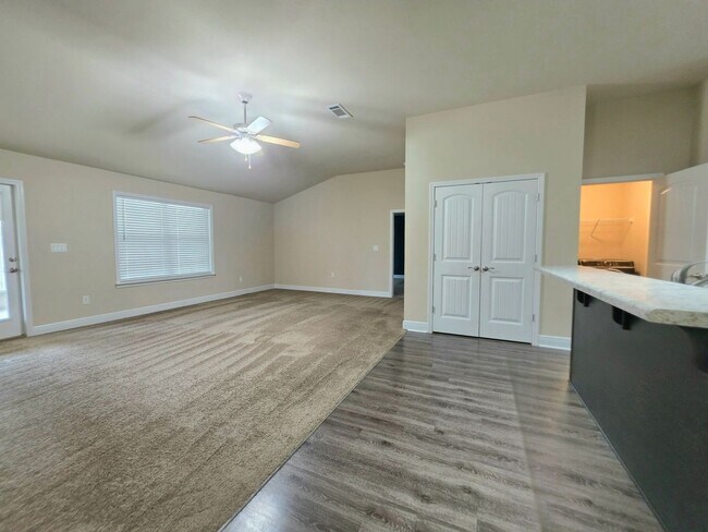Building Photo - 14645 Birkdale Dr