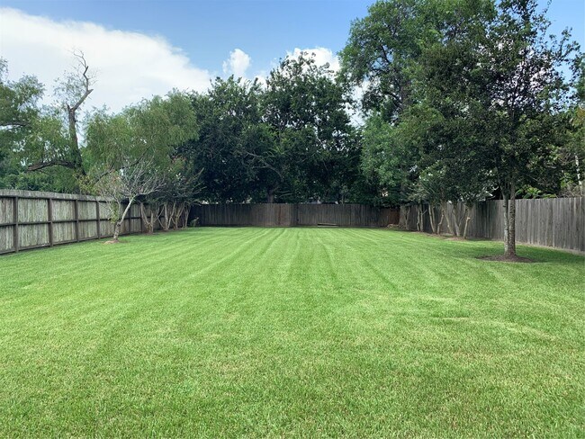 Building Photo - 1310 Carefree Dr