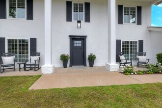 Building Photo - Coastal Living at Its Finest in Leucadia