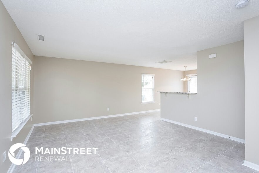 Building Photo - 2 Diamond Ct